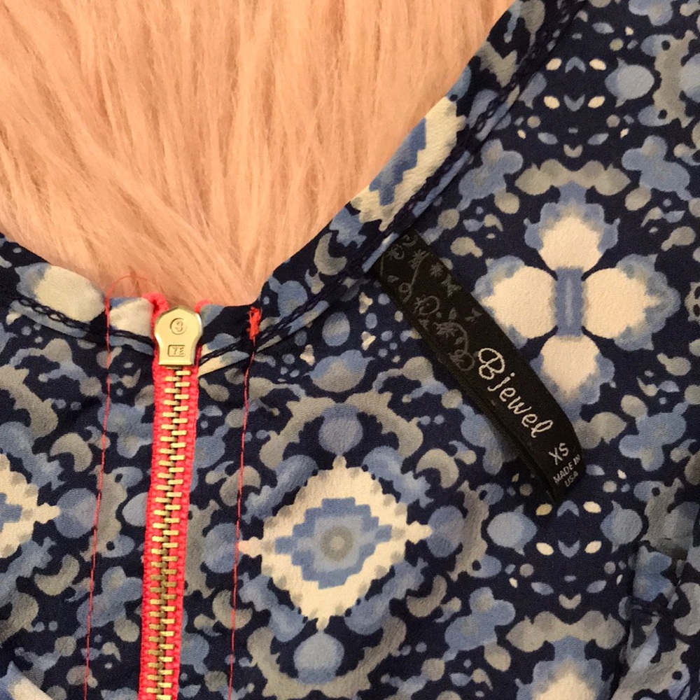 Pretty patterned tank - Picture 3 of 4